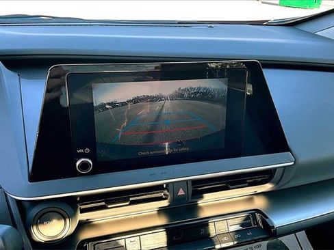 Used 2024 Toyota Prius LE image 13