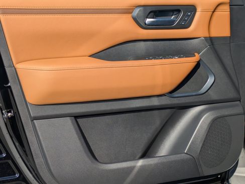 New 2026 Nissan Armada Platinum Reserve image 11