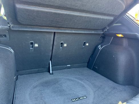 Used 2019 Nissan Kicks SR FWD image 17