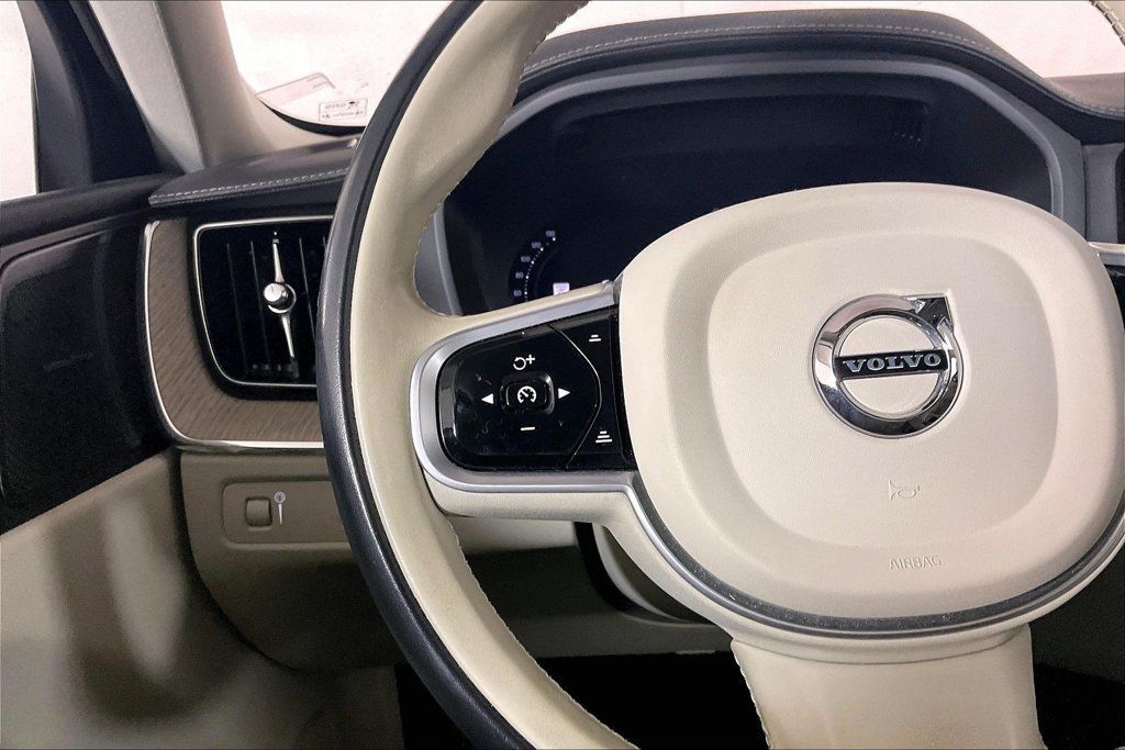 Used 2022 Volvo XC60 B5 Inscription w/ Advanced Package FWD image 18