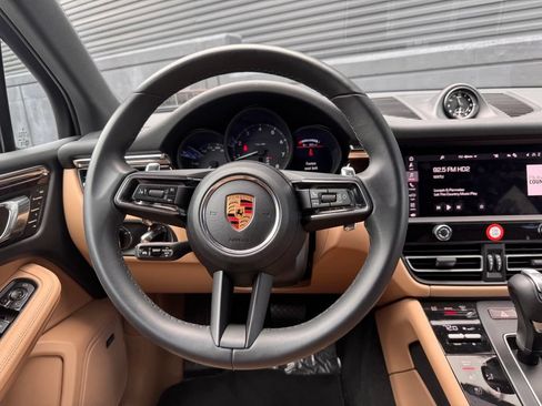 Certified 2026 Porsche Macan AWD/4WD image 24