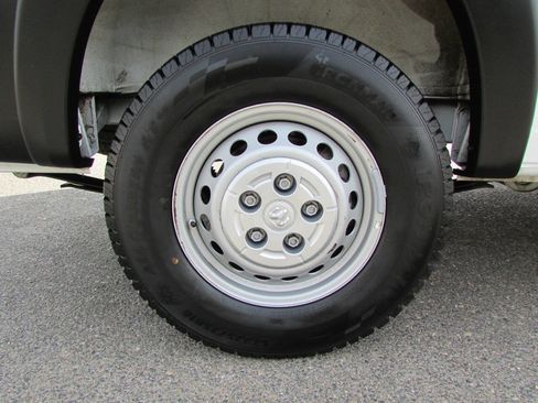 Used 2025 RAM ProMaster 2500 w/ Convenience Group FWD image 10