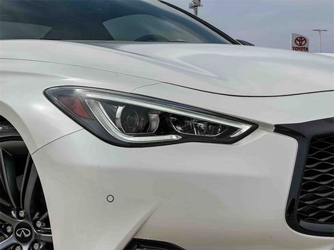 Used 2022 INFINITI Q60 Red Sport 400 w/ Carbon Fiber Package image 10