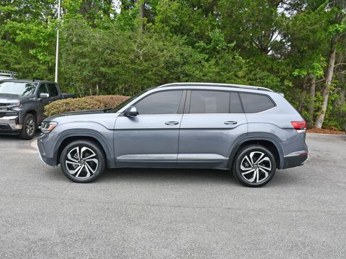 Used 2022 Volkswagen Atlas SEL AWD/4WD image 2