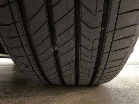 Used 2005 Cadillac XLR RWD image 90