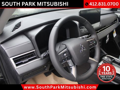 New 2025 Mitsubishi Outlander SE image 20