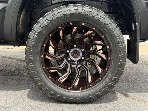 Used 2022 Nissan Titan PRO-4X w/ Pro-4x Convenience Package AWD/4WD image 14