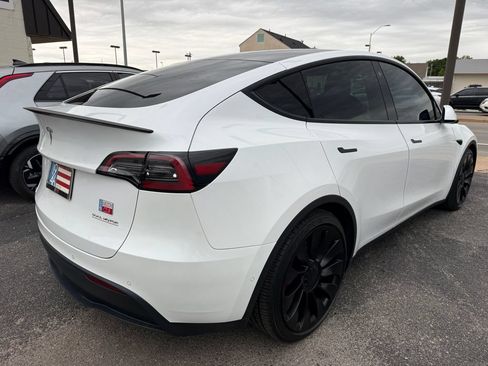 Used 2022 Tesla Model Y Performance AWD/4WD image 9
