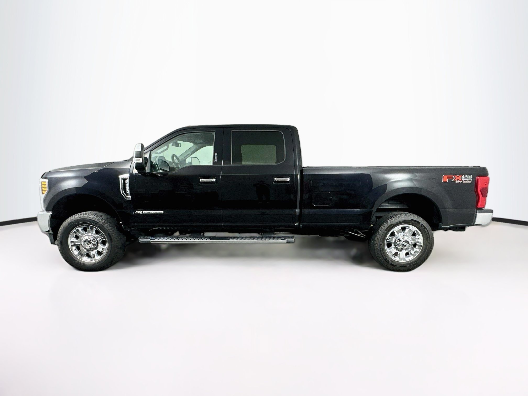 Used 2019 Ford F350 Lariat w/ Chrome Package AWD/4WD image 4