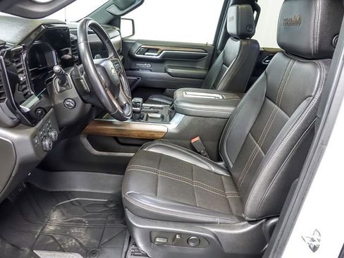 Certified 2022 Chevrolet Silverado 1500 High Country w/ High Country Premium Package AWD/4WD image 12