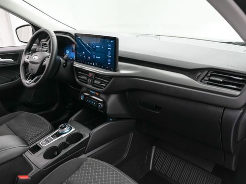 Certified 2023 Ford Escape Active AWD/4WD image 23