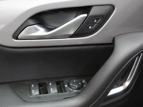 Used 2022 Chevrolet Blazer LT FWD image 15