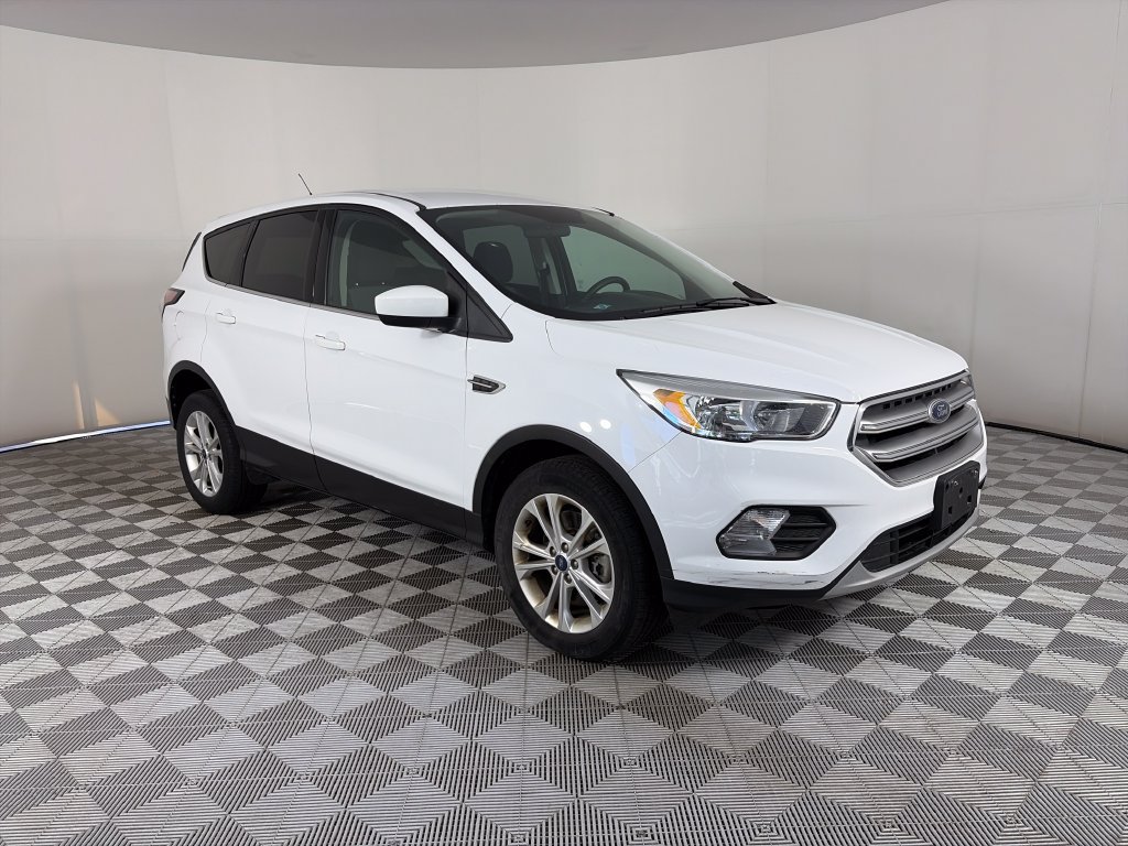 Used 2017 Ford Escape SE AWD/4WD image 1