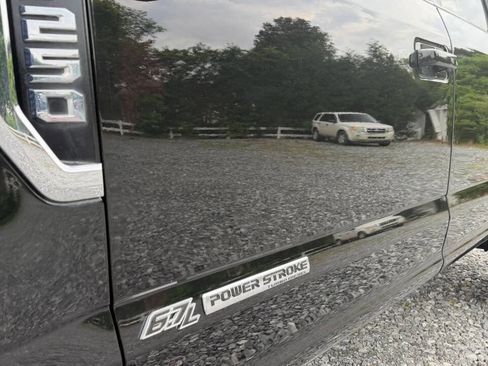 Used 2018 Ford F250 Platinum w/ Platinum Ultimate Package AWD/4WD image 12