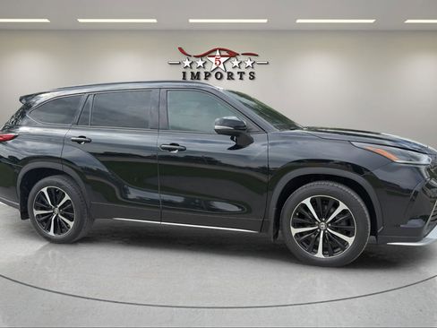 Used 2022 Toyota Highlander XSE AWD/4WD image 7