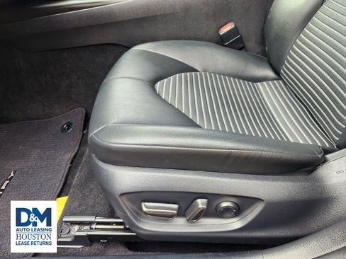 Used 2023 Toyota Camry SE image 32