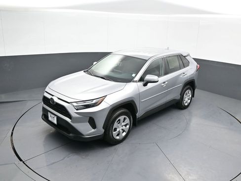 Certified 2023 Toyota RAV4 LE image 33