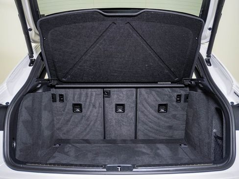 Certified 2025 Porsche Macan image 27