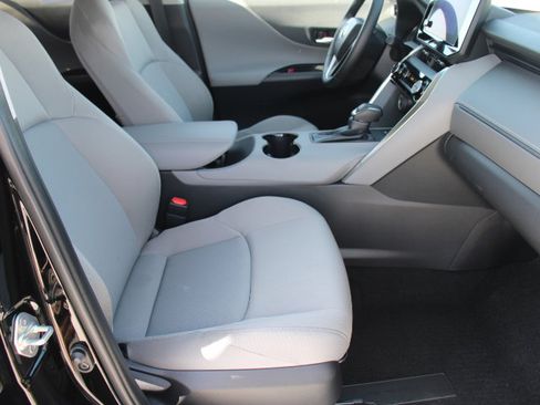 Certified 2024 Toyota Venza LE AWD/4WD image 21