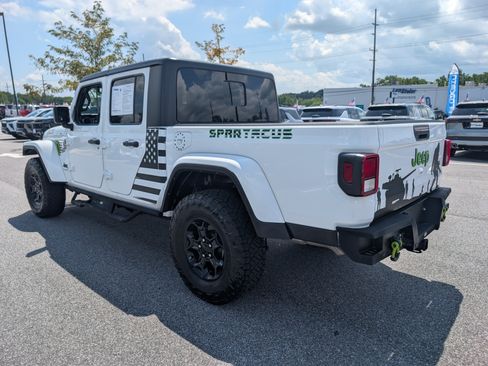 Used 2023 Jeep Gladiator Sport AWD/4WD image 3