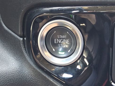 Used 2025 Chevrolet Silverado 1500 LT AWD/4WD image 16