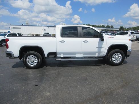 Certified 2022 Chevrolet Silverado 2500 LT w/ Convenience Package AWD/4WD image 5