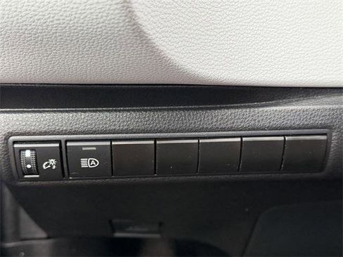 Certified 2025 Toyota Corolla SE image 18