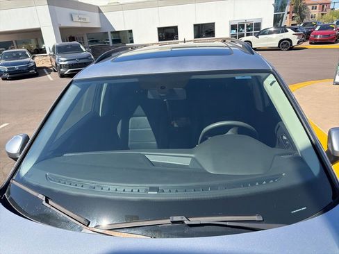 Used 2020 Volkswagen Tiguan SE w/ Panoramic Sunroof Package image 12