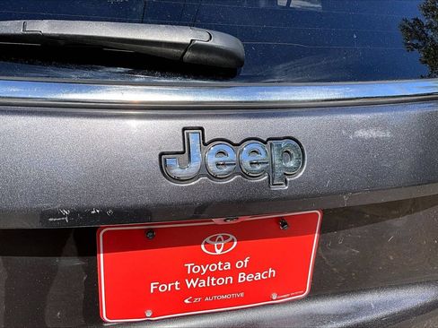 Used 2023 Jeep Compass Latitude AWD/4WD image 27