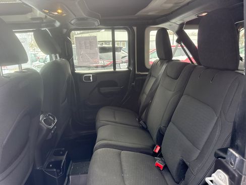 Used 2019 Jeep Wrangler Unlimited Sport S image 5