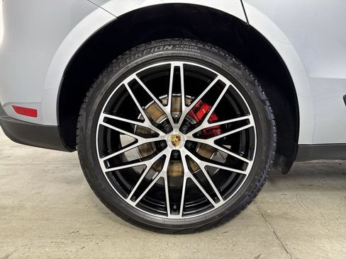 Certified 2026 Porsche Macan S AWD/4WD image 16