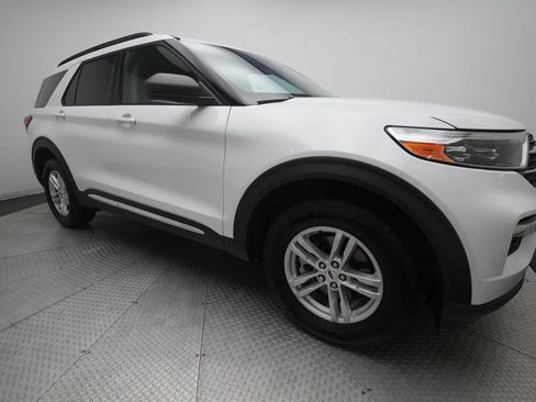 Used 2021 Ford Explorer XLT w/ Equipment Group 202A AWD/4WD image 37