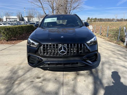 New 2026 Mercedes-Benz GLA 35 AMG 4MATIC image 3