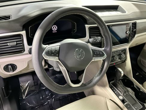 Used 2023 Volkswagen Atlas SE w/ Panoramic Sunroof Package image 18