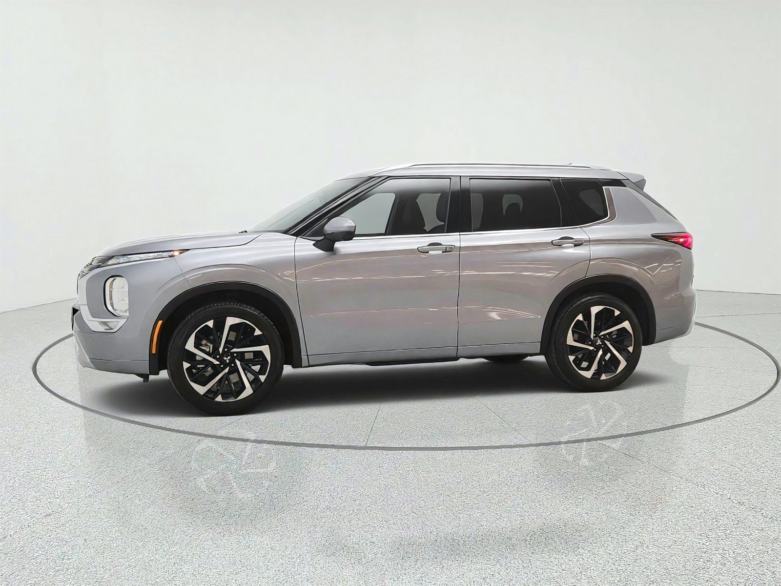 Used 2024 Mitsubishi Outlander SEL FWD image 8