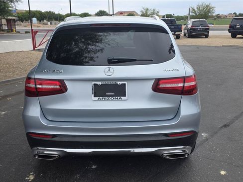 Used 2018 Mercedes-Benz GLC 300 4MATIC image 5