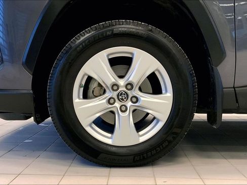 Used 2019 Toyota RAV4 XLE image 11