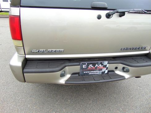 Used 2002 Chevrolet Blazer LS w/ Preferred Equipment Group image 32