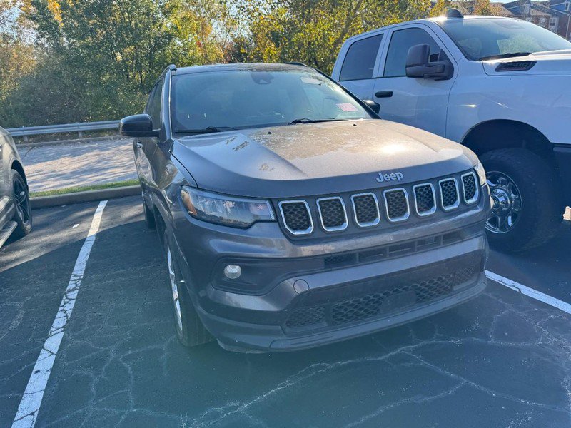 Used 2023 Jeep Compass Latitude AWD/4WD image 4