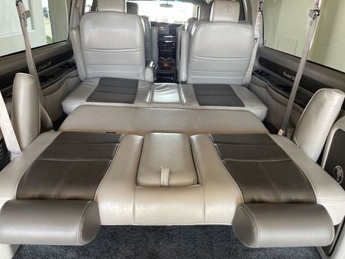 Used 2017 Chevrolet Express 2500 Extended RWD image 19