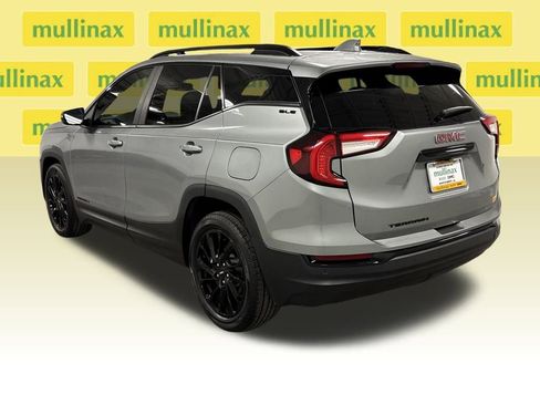 Used 2023 GMC Terrain SLE w/ Driver Convenience Package image 17