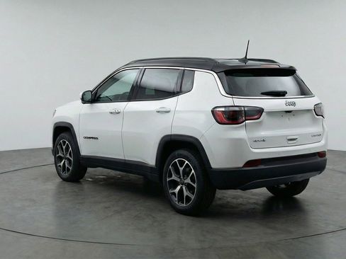 Used 2025 Jeep Compass Limited image 6