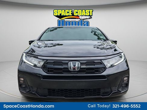 Certified 2025 Honda Odyssey Touring image 4