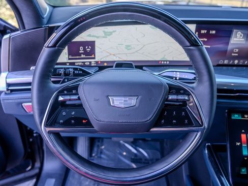 Used 2025 Cadillac Escalade IQ Luxury 2 image 5