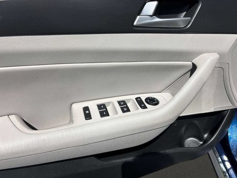Used 2016 Hyundai Sonata Sport w/ Option Group 02 FWD image 18