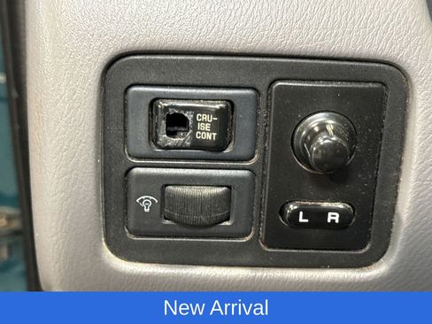 Used 1996 Nissan Sentra FWD image 19