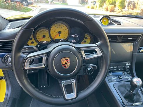 Used 2018 Porsche 911 Carrera T RWD image 13
