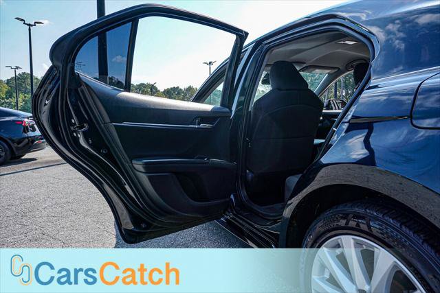 Used 2020 Toyota Camry LE FWD image 29