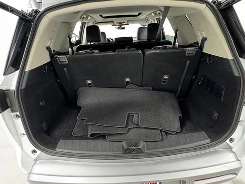 Certified 2025 Nissan Pathfinder Platinum AWD/4WD image 18