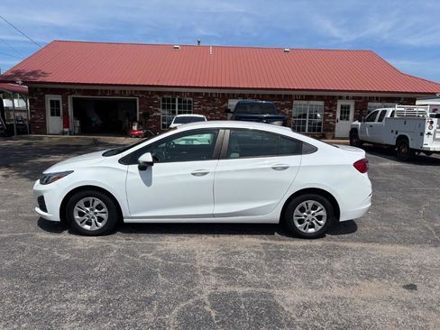 Used 2019 Chevrolet Cruze LS w/ LS Fleet Convenience Package image 2